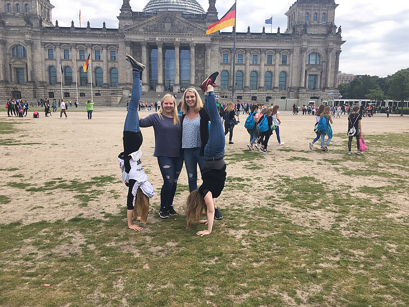 RT handstand passi lena